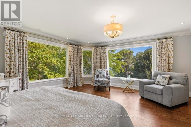 4038 LAKESHORE ROAD, Burlington (Shoreacres), Ontario, L7L1A1