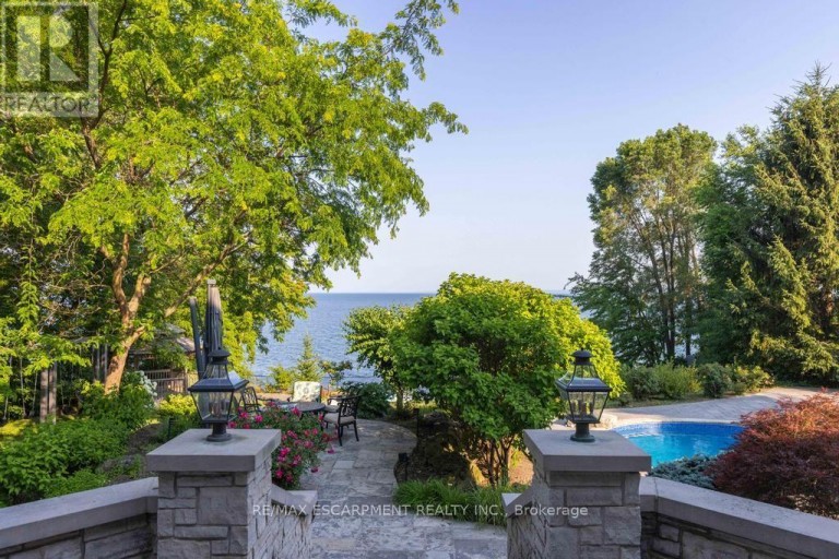 4038 LAKESHORE ROAD, Burlington (Shoreacres), Ontario, L7L1A1