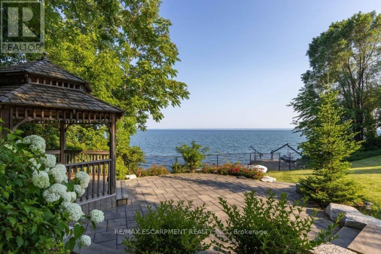 4038 LAKESHORE ROAD, Burlington (Shoreacres), Ontario, L7L1A1