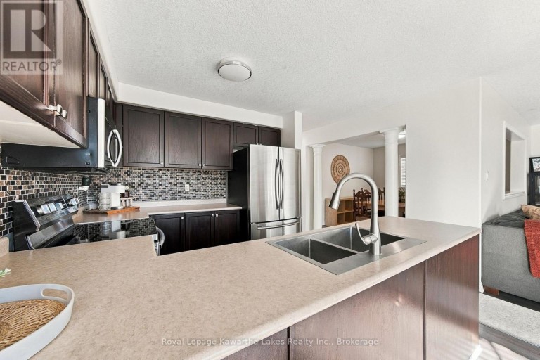 12 LUCAS CRESCENT, Kawartha Lakes (Lindsay), Ontario, K9V0C5
