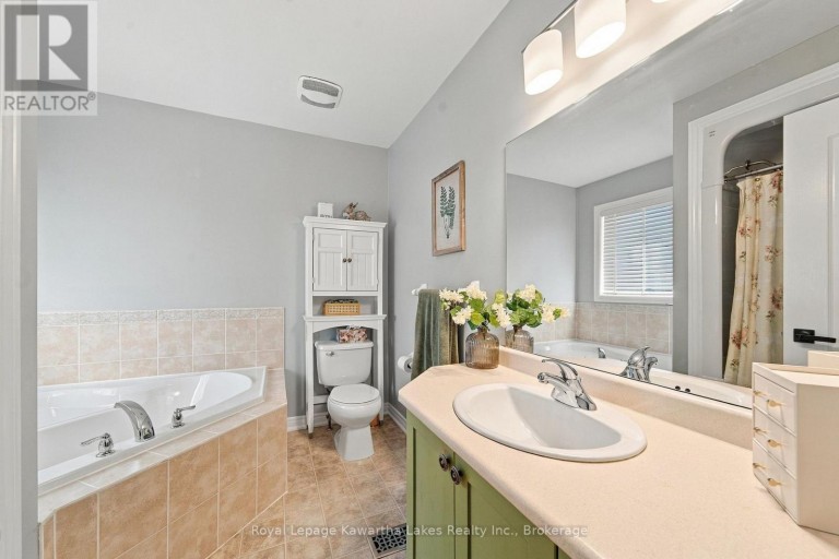 12 LUCAS CRESCENT, Kawartha Lakes (Lindsay), Ontario, K9V0C5