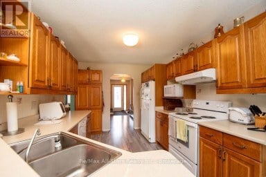 1921 MAPLERIDGE DRIVE Peterborough (Monaghan Ward 2) Ontario photo 10