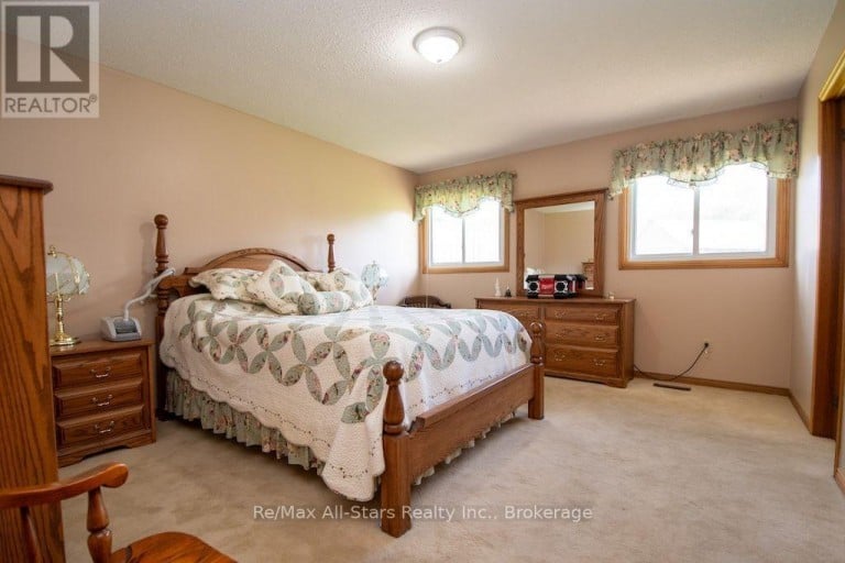 1921 MAPLERIDGE DRIVE, Peterborough (Monaghan Ward 2), Ontario, K9K1R1