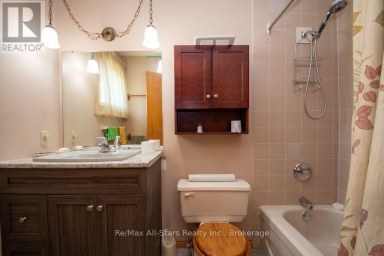 1921 MAPLERIDGE DRIVE Peterborough (Monaghan Ward 2) Ontario photo 17