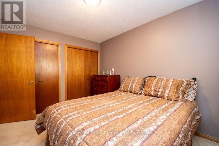 1921 MAPLERIDGE DRIVE, Peterborough (Monaghan Ward 2), Ontario, K9K1R1