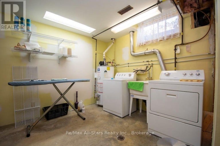 1921 MAPLERIDGE DRIVE, Peterborough (Monaghan Ward 2), Ontario, K9K1R1