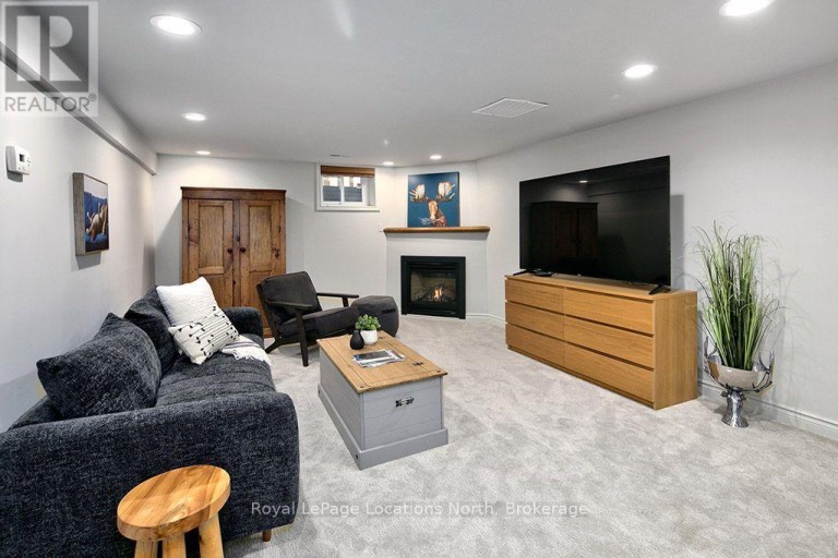 32 NAPIER STREET E, Blue Mountains, Ontario, N0H2P0