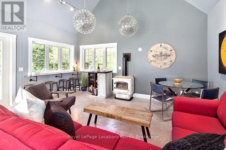 32 NAPIER STREET E, Blue Mountains, Ontario, N0H2P0