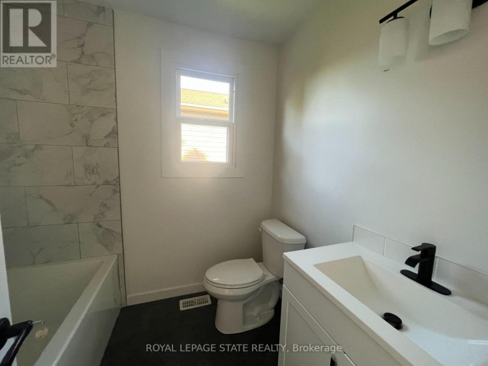 6316 MONTROSE ROAD, Niagara Falls (West Wood), Ontario, L2H1L6