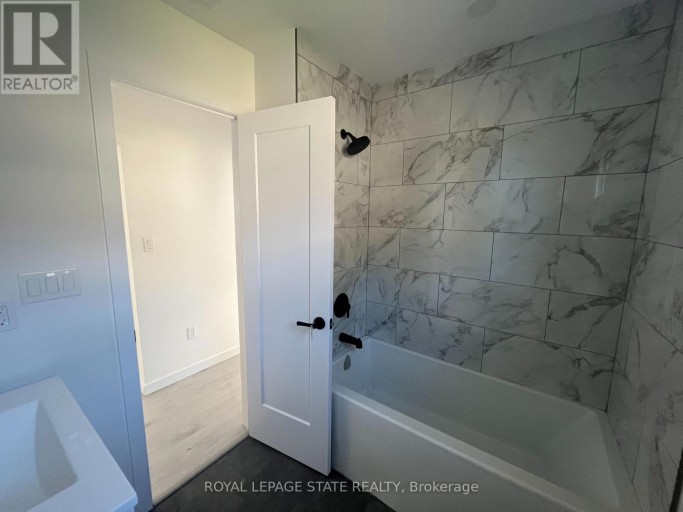 6316 MONTROSE ROAD, Niagara Falls (West Wood), Ontario, L2H1L6
