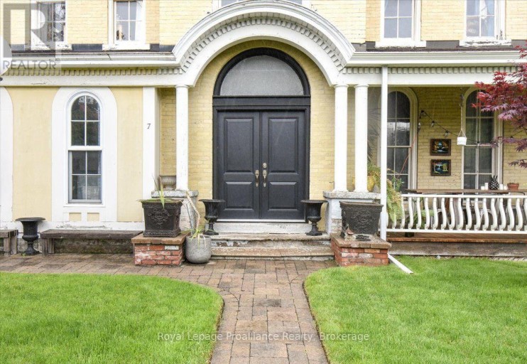 7 MARMORA STREET, Quinte West (Trenton Ward), Ontario, K8V2H4