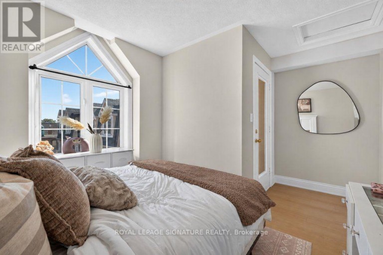 1755 DANFORTH AVENUE, Toronto (Woodbine Corridor), Ontario, M4C1J1