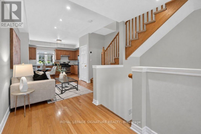 1755 DANFORTH AVENUE, Toronto (Woodbine Corridor), Ontario, M4C1J1