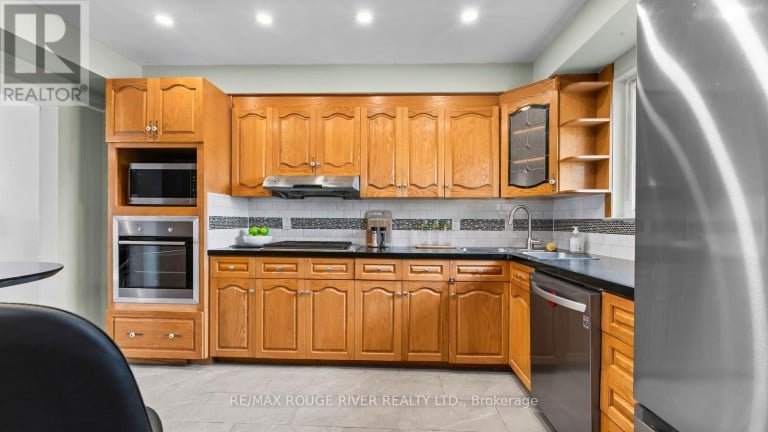 99 - 925 BAYLY STREET, Pickering (West Shore), Ontario, L1W1L4