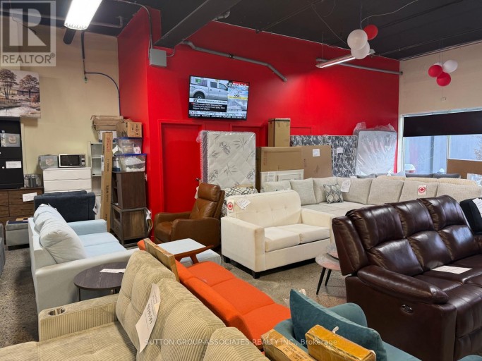 STOREFRONT - 262 GEARY AVENUE, Toronto (Dovercourt-Wallace Emerson-Junction), Ontario, M6H2C5