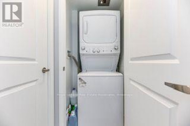 215 - 40 VIA ROSEDALE, Brampton (Sandringham-Wellington), Ontario, L6R4A4