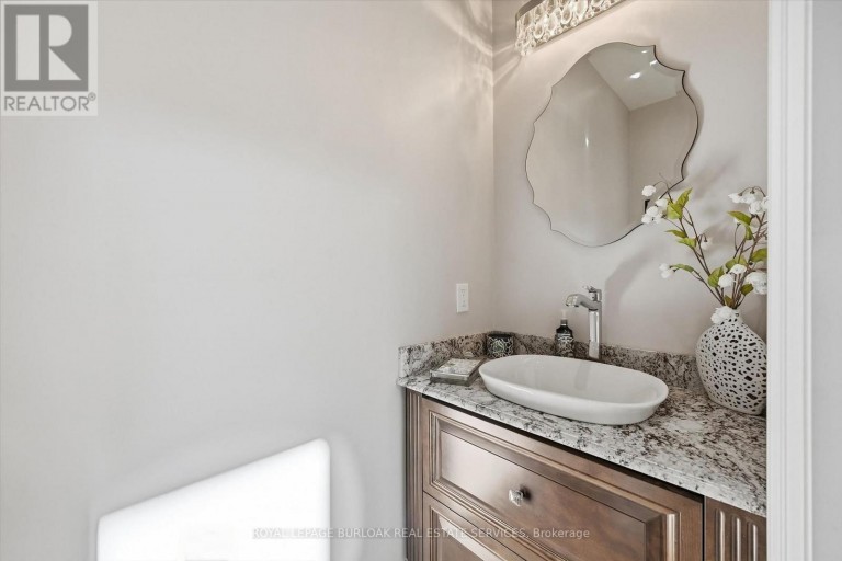 534 ANN AVENUE, Burlington (LaSalle), Ontario, L7T2S6