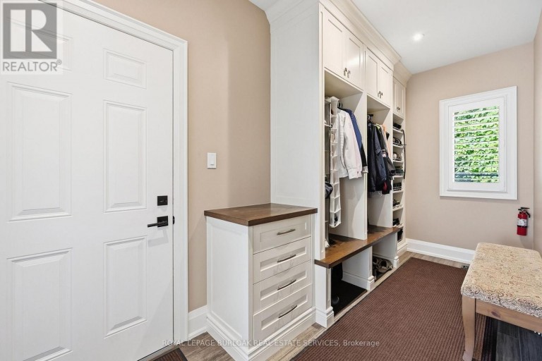 534 ANN AVENUE, Burlington (LaSalle), Ontario, L7T2S6