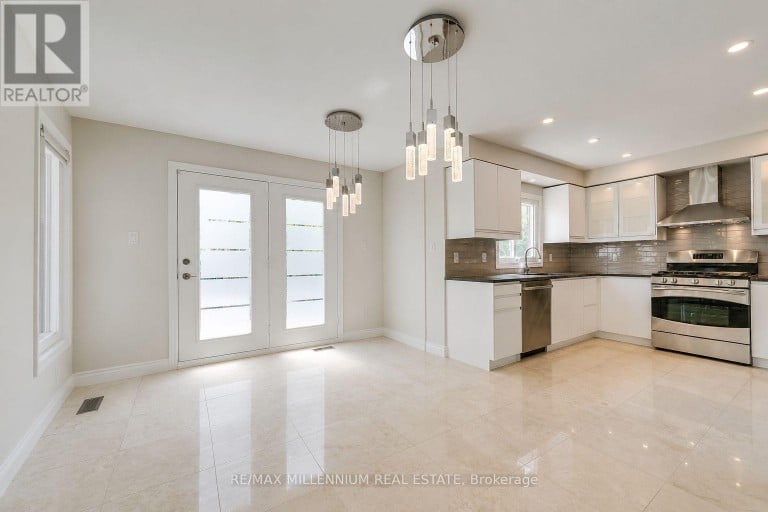 2776 ROSEWOOD LANE, Oakville (CV Clearview), Ontario, L6J7M4