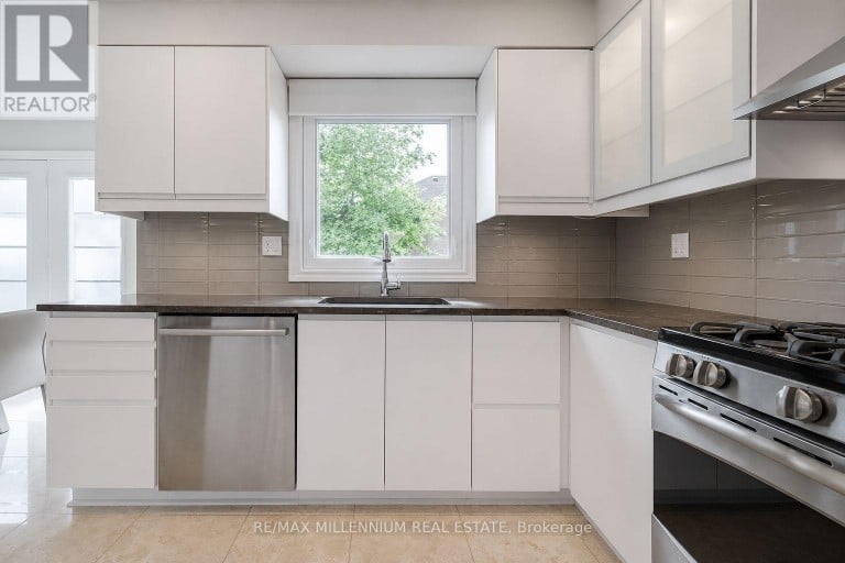 2776 ROSEWOOD LANE, Oakville (CV Clearview), Ontario, L6J7M4