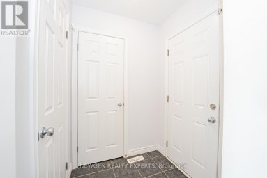 2025 DENVIEW AVENUE London North (North S) Ontario photo 16