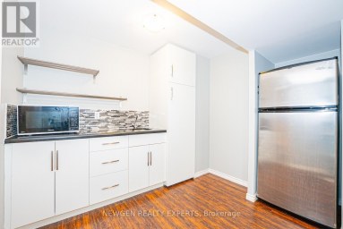 2025 DENVIEW AVENUE London North (North S) Ontario photo 38
