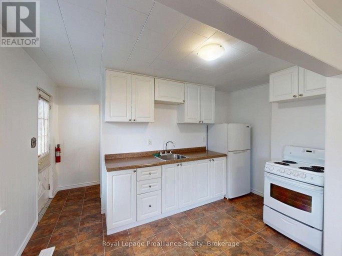 14 PEARL STREET, Belleville (Belleville Ward), Ontario, K8N4X2