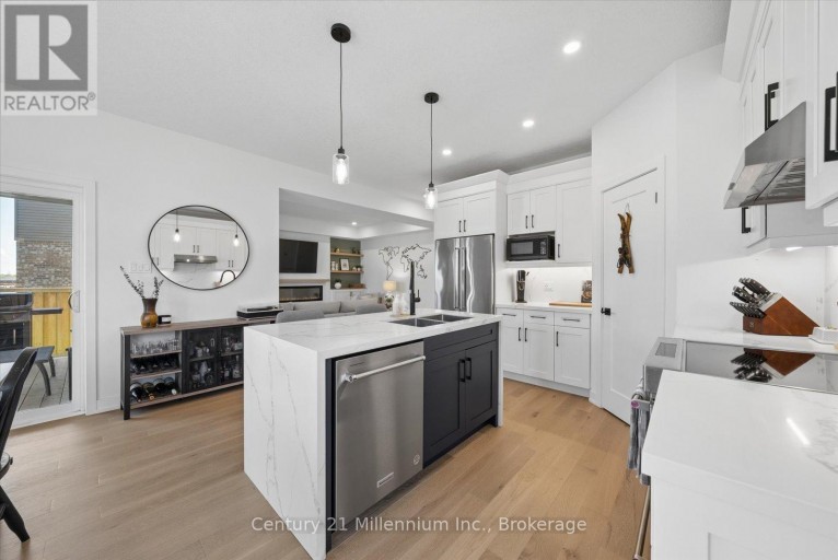 15 MAIDENS CRESCENT, Collingwood, Ontario, L9Y3B7
