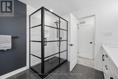 15 MAIDENS CRESCENT Collingwood Ontario photo 24
