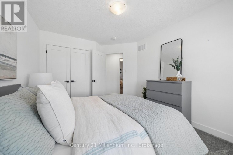 15 MAIDENS CRESCENT, Collingwood, Ontario, L9Y3B7