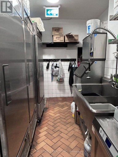 158 AUGUSTA AVENUE, Toronto (Kensington-Chinatown), Ontario, M5T2L5