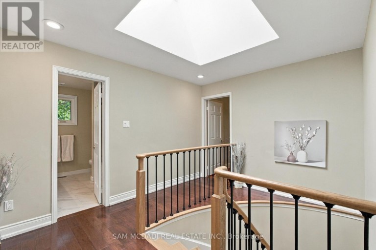 1664 HOWAT CRESCENT, Mississauga (Lorne Park), Ontario, L5J4G5