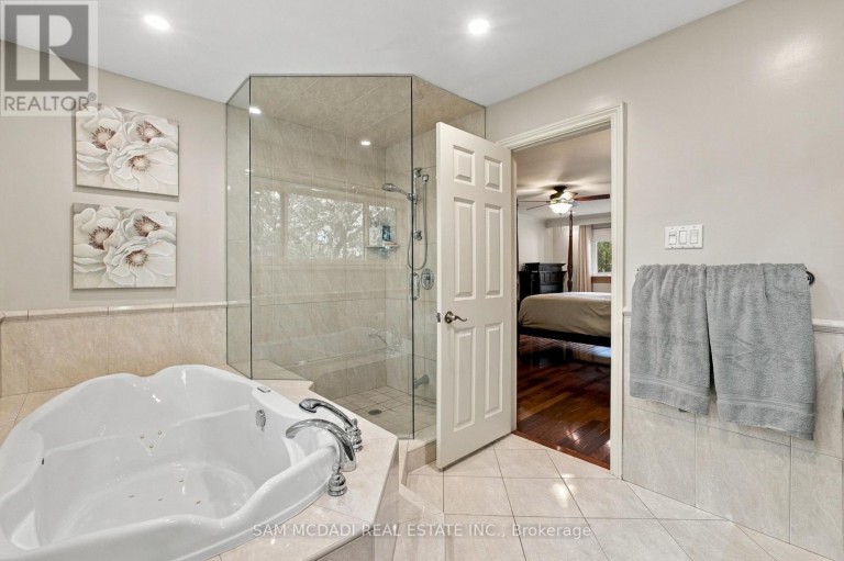1664 HOWAT CRESCENT, Mississauga (Lorne Park), Ontario, L5J4G5
