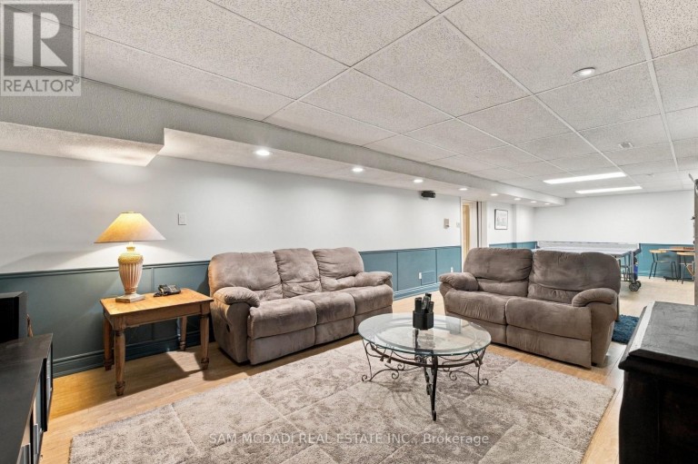 1664 HOWAT CRESCENT, Mississauga (Lorne Park), Ontario, L5J4G5