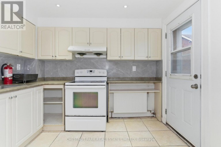 41 RONCESVALLES AVENUE, Toronto (Roncesvalles), Ontario, M6R2K4