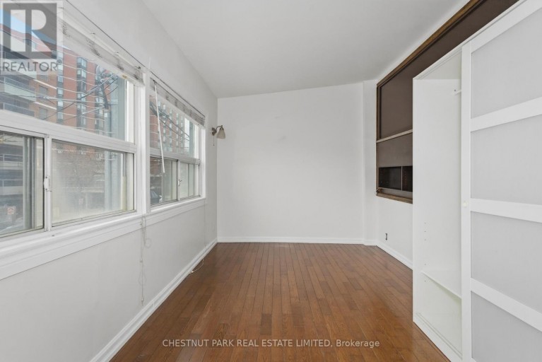 41 RONCESVALLES AVENUE, Toronto (Roncesvalles), Ontario, M6R2K4
