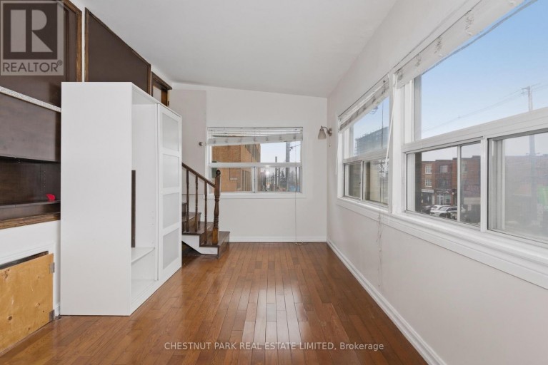 41 RONCESVALLES AVENUE, Toronto (Roncesvalles), Ontario, M6R2K4