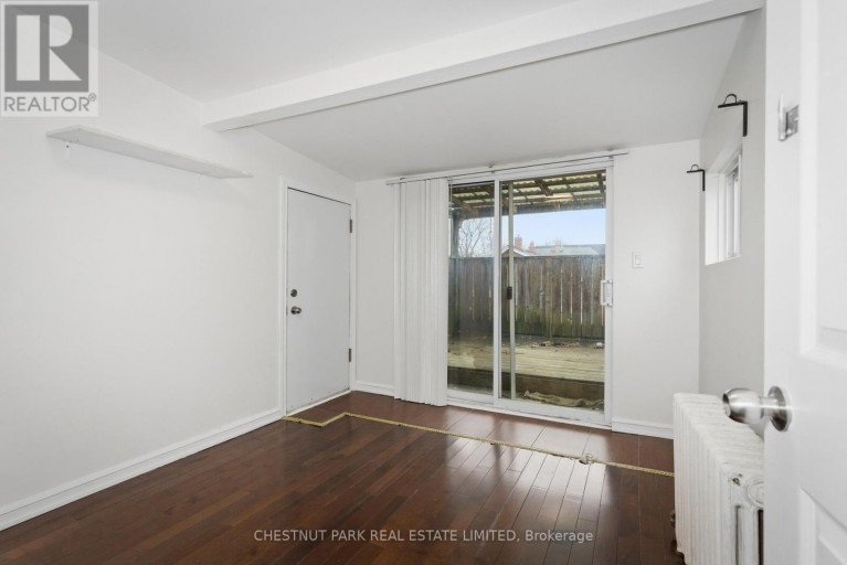 41 RONCESVALLES AVENUE, Toronto (Roncesvalles), Ontario, M6R2K4