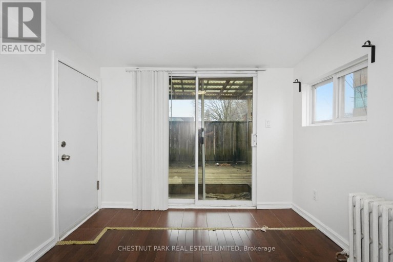 41 RONCESVALLES AVENUE, Toronto (Roncesvalles), Ontario, M6R2K4