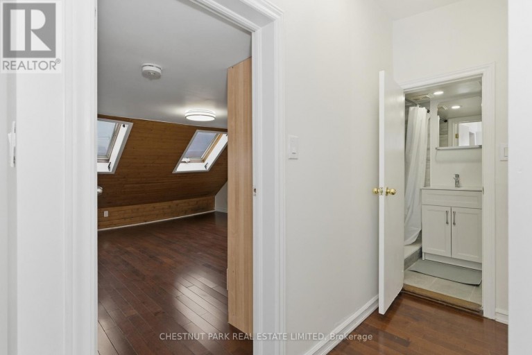 41 RONCESVALLES AVENUE, Toronto (Roncesvalles), Ontario, M6R2K4
