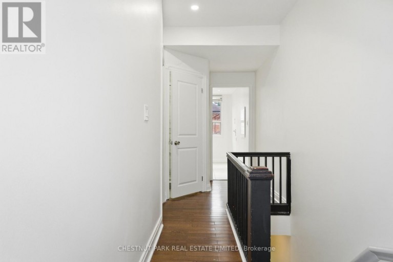 41 RONCESVALLES AVENUE, Toronto (Roncesvalles), Ontario, M6R2K4