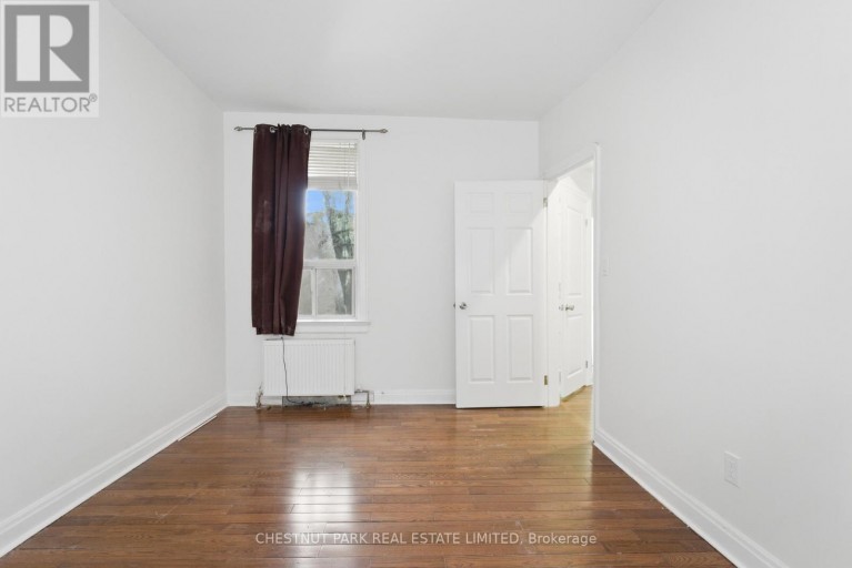 41 RONCESVALLES AVENUE, Toronto (Roncesvalles), Ontario, M6R2K4