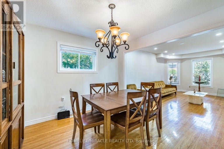 42 PORTEOUS CIRCLE, Brampton (Northgate), Ontario, L6S5C3
