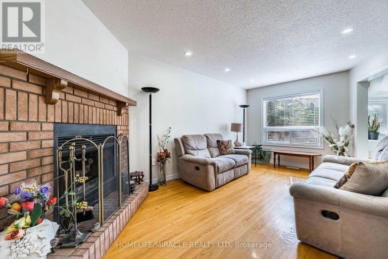 42 PORTEOUS CIRCLE, Brampton (Northgate), Ontario, L6S5C3