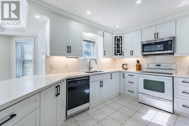 42 PORTEOUS CIRCLE, Brampton (Northgate), Ontario, L6S5C3