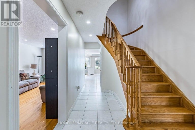 42 PORTEOUS CIRCLE, Brampton (Northgate), Ontario, L6S5C3