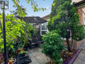 119 - 256 JOHN GARLAND BOULEVARD Toronto (West Humber-Clairville) Ontario photo 2