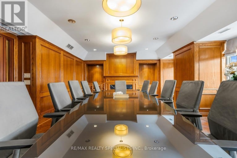 305 CHURCH STREET, Oakville (OO Old Oakville), Ontario, L6J7T2