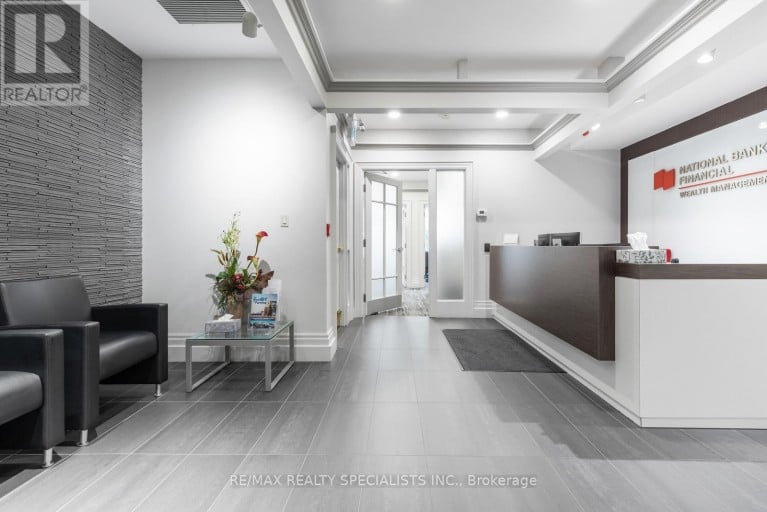 305 CHURCH STREET, Oakville (OO Old Oakville), Ontario, L6J7T2