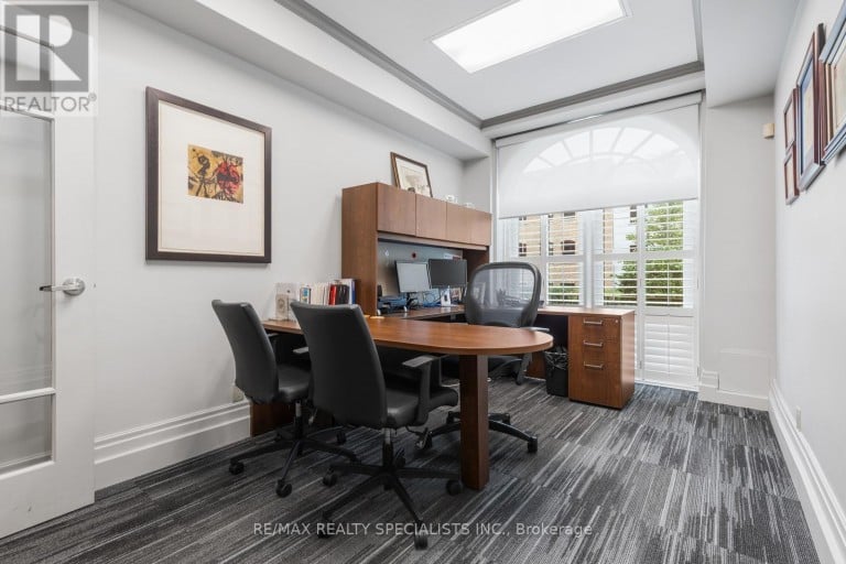 305 CHURCH STREET, Oakville (OO Old Oakville), Ontario, L6J7T2